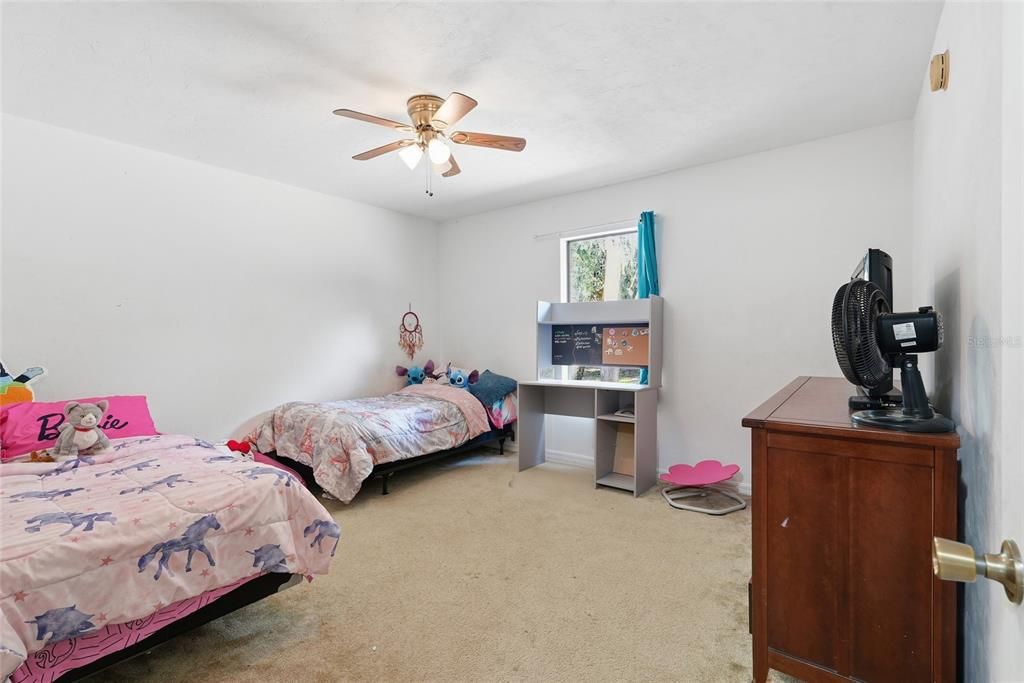 For Sale: $275,000 (3 beds, 2 baths, 1632 Square Feet)