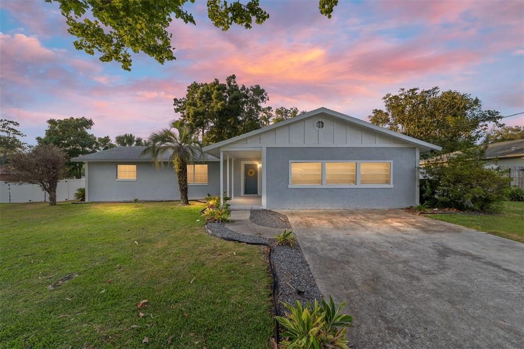 For Sale: $399,999 (4 beds, 2 baths, 2128 Square Feet)