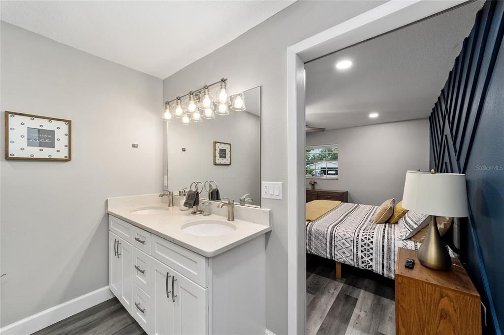For Sale: $399,999 (4 beds, 2 baths, 2128 Square Feet)