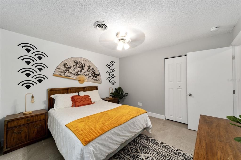 For Sale: $399,999 (4 beds, 2 baths, 2128 Square Feet)