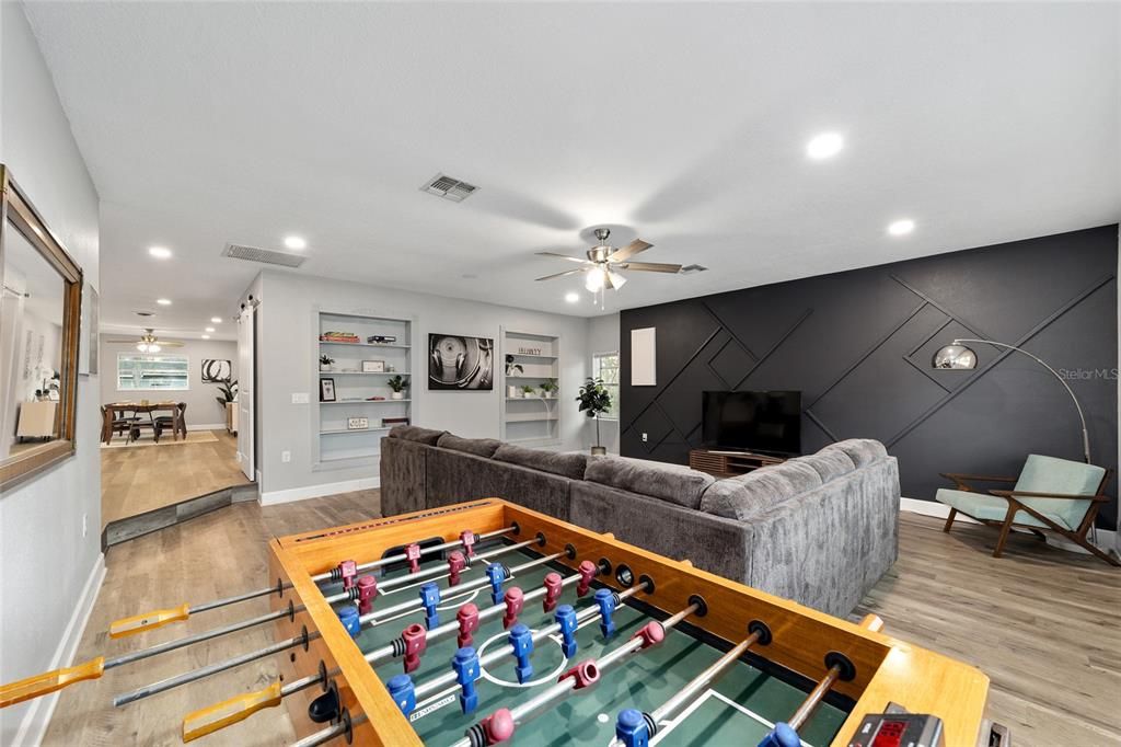 For Sale: $399,999 (4 beds, 2 baths, 2128 Square Feet)