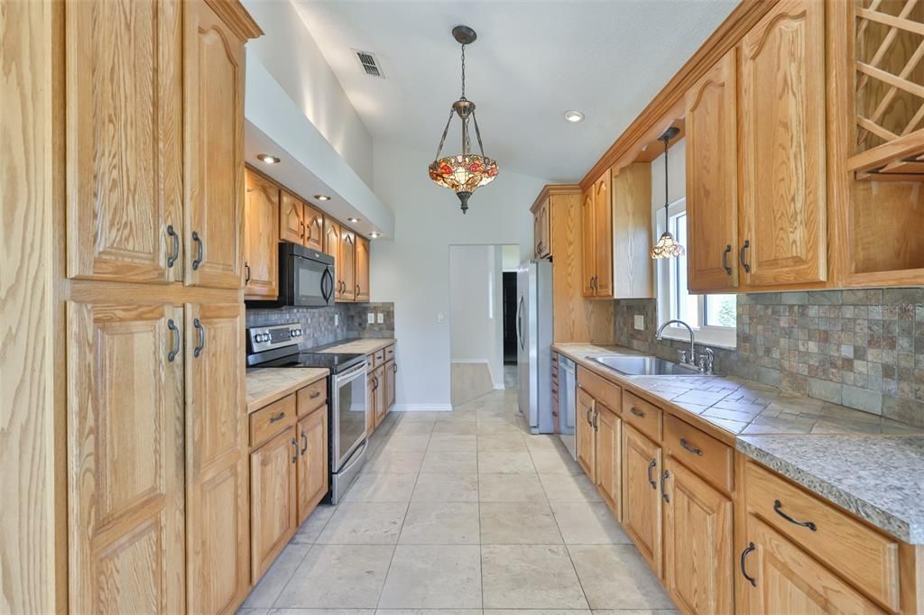 For Sale: $324,900 (3 beds, 2 baths, 1797 Square Feet)
