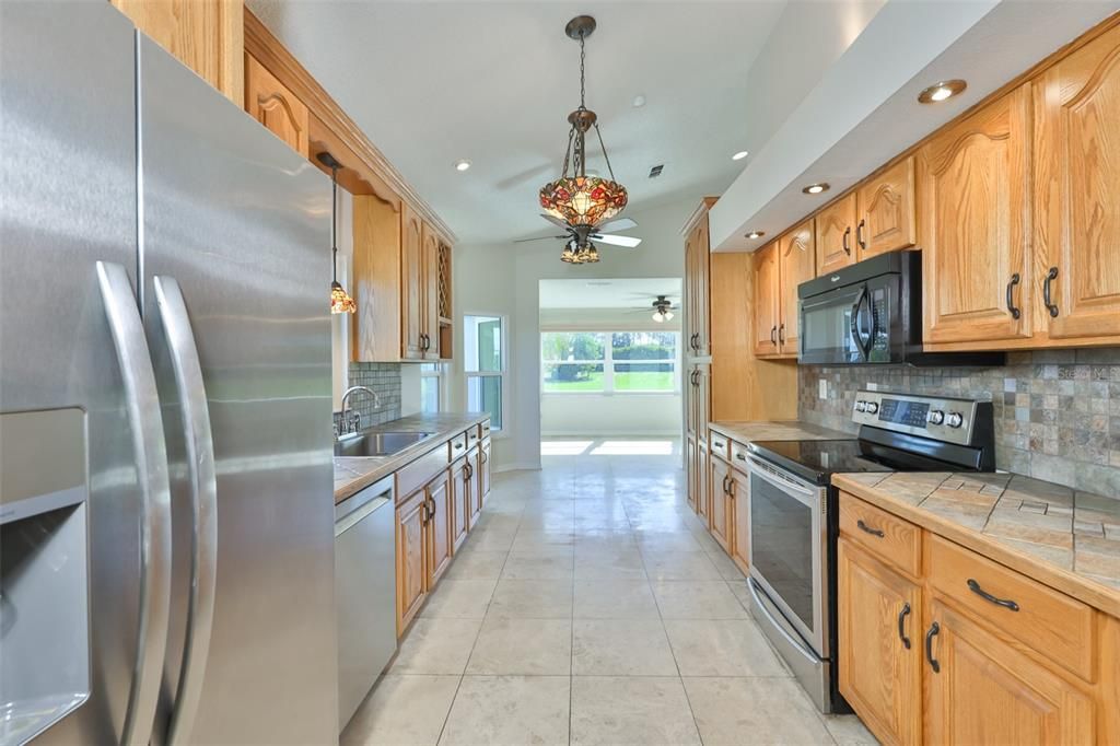 For Sale: $324,900 (3 beds, 2 baths, 1797 Square Feet)