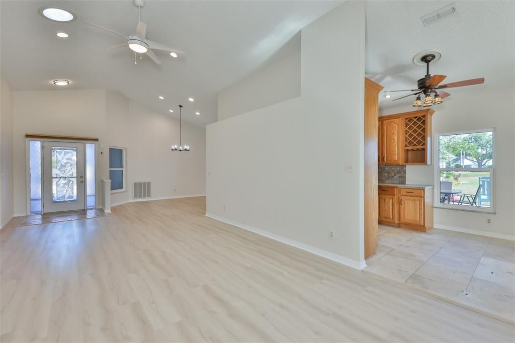 For Sale: $324,900 (3 beds, 2 baths, 1797 Square Feet)
