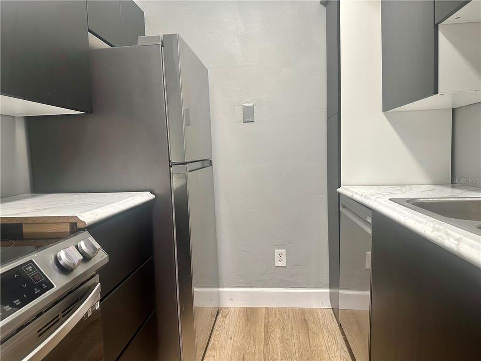 В аренду: $1,300 (1 спален, 1 ванн, 650 Квадратных фут)