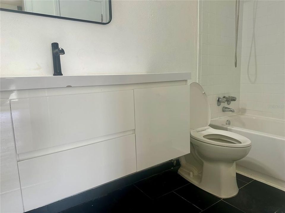В аренду: $1,300 (1 спален, 1 ванн, 650 Квадратных фут)