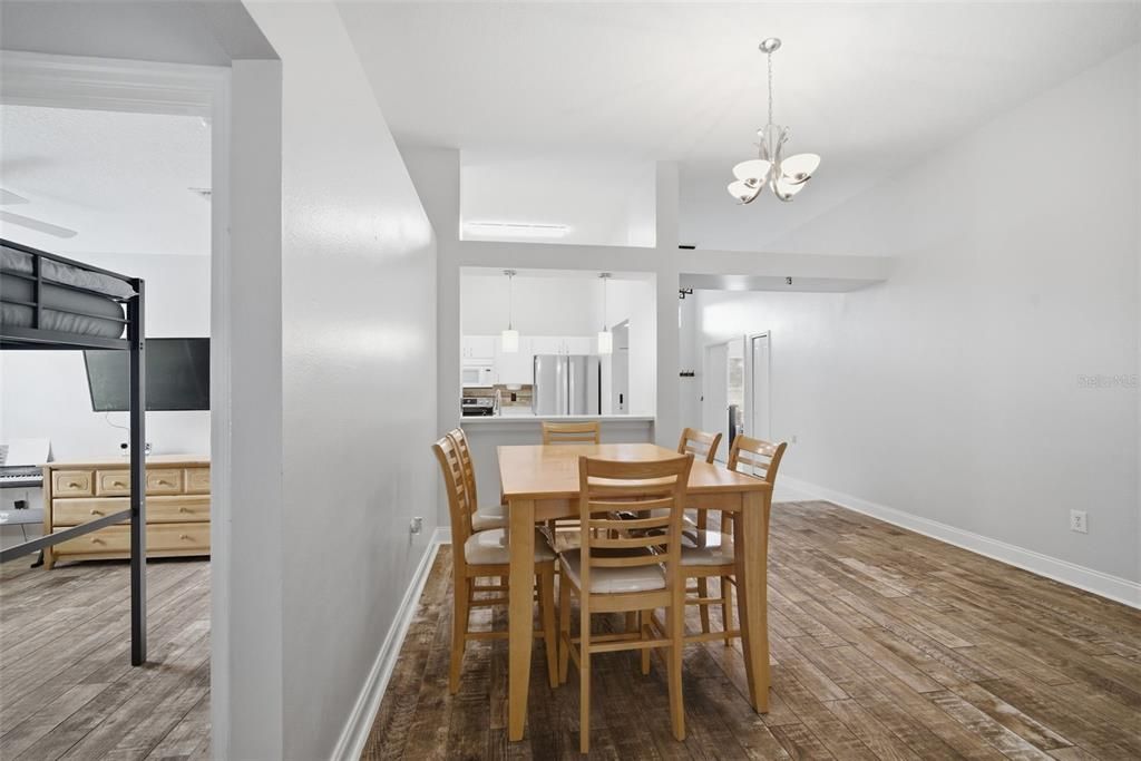 For Sale: $391,000 (4 beds, 2 baths, 1688 Square Feet)