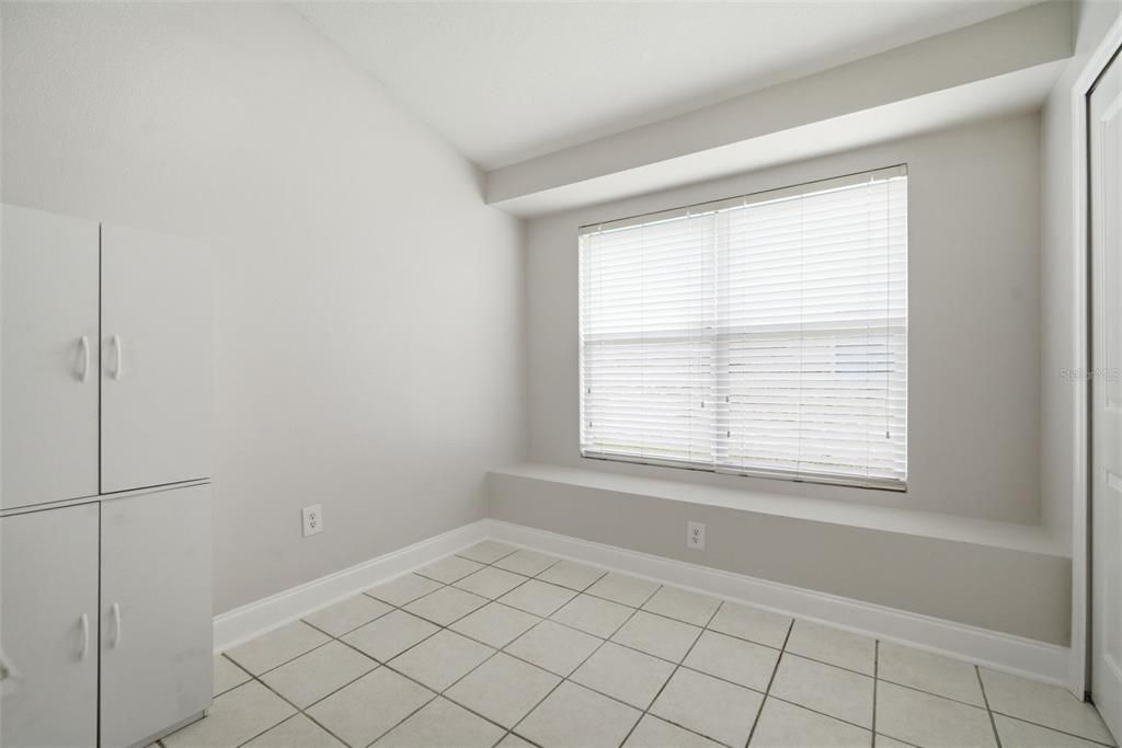 For Sale: $391,000 (4 beds, 2 baths, 1688 Square Feet)
