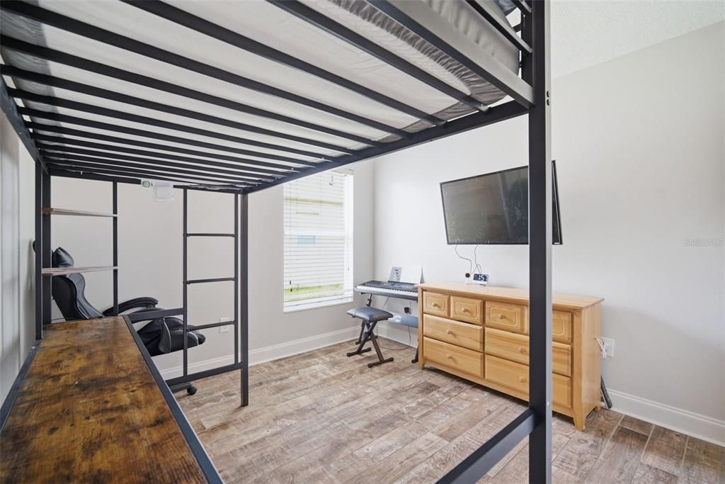 For Sale: $391,000 (4 beds, 2 baths, 1688 Square Feet)