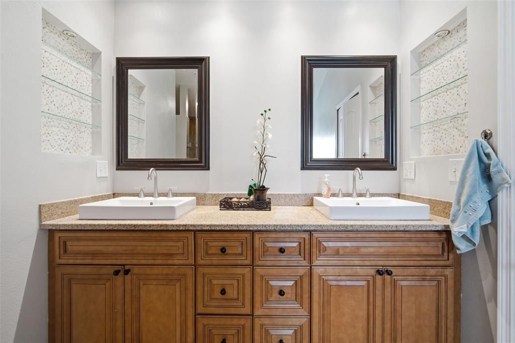 For Sale: $391,000 (4 beds, 2 baths, 1688 Square Feet)