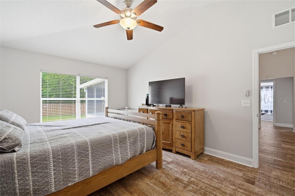 For Sale: $391,000 (4 beds, 2 baths, 1688 Square Feet)