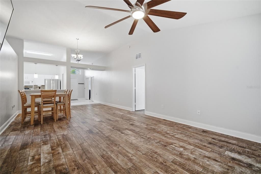 For Sale: $391,000 (4 beds, 2 baths, 1688 Square Feet)