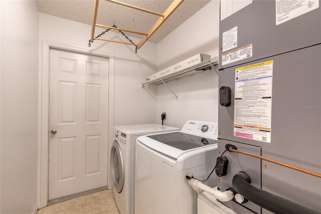 En Venta: $325,000 (3 camas, 2 baños, 1810 Pies cuadrados)