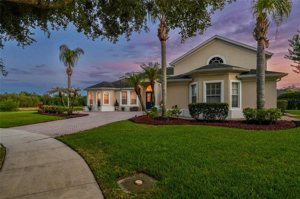 For Sale: $875,000 (6 beds, 3 baths, 3492 Square Feet)