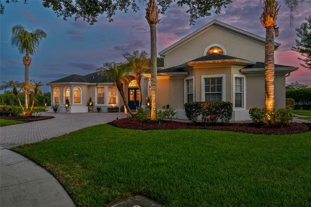 For Sale: $875,000 (6 beds, 3 baths, 3492 Square Feet)