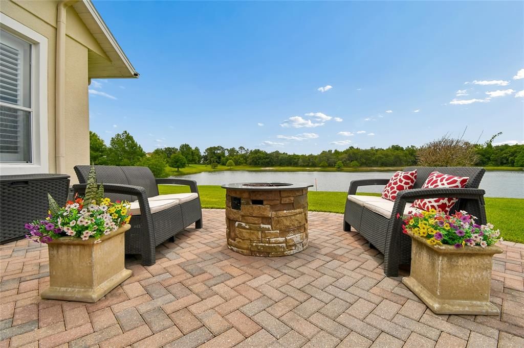 For Sale: $875,000 (6 beds, 3 baths, 3492 Square Feet)