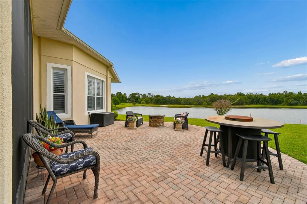 For Sale: $875,000 (6 beds, 3 baths, 3492 Square Feet)