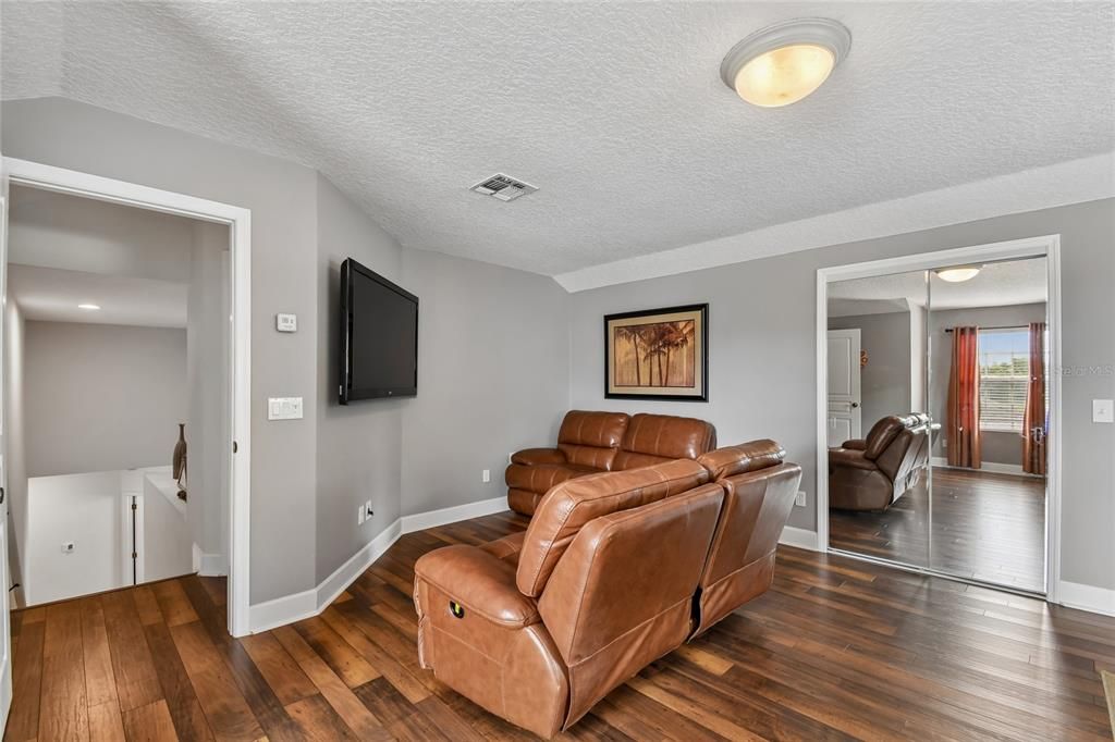 For Sale: $875,000 (6 beds, 3 baths, 3492 Square Feet)