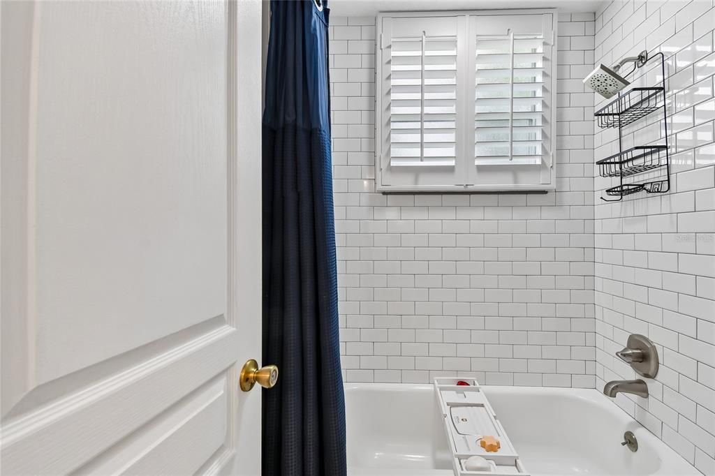 For Sale: $875,000 (6 beds, 3 baths, 3492 Square Feet)