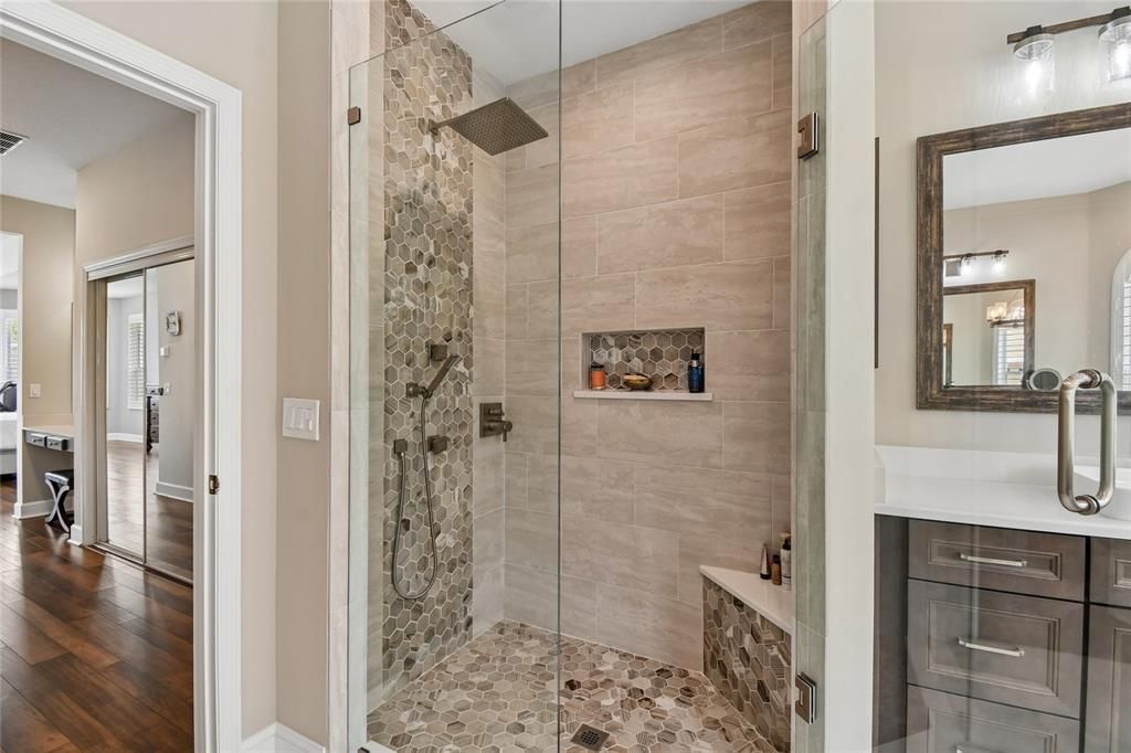 For Sale: $875,000 (6 beds, 3 baths, 3492 Square Feet)