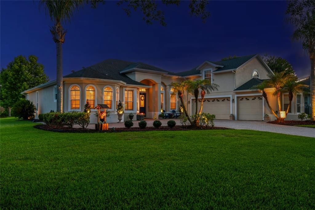 For Sale: $875,000 (6 beds, 3 baths, 3492 Square Feet)