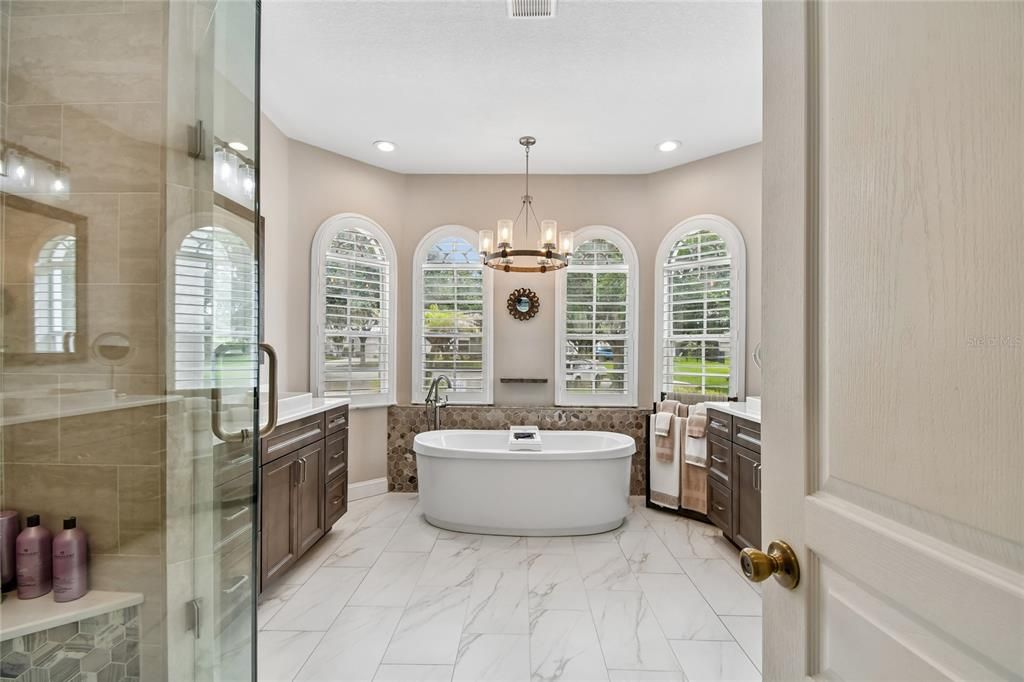 For Sale: $875,000 (6 beds, 3 baths, 3492 Square Feet)