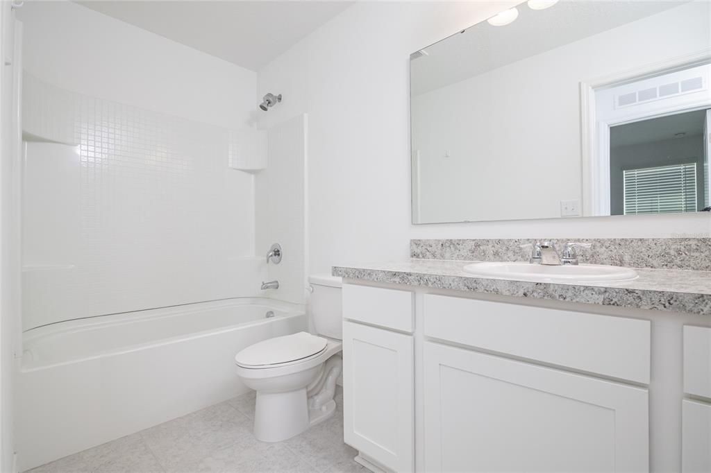 На продажу: $255,900 (3 спален, 2 ванн, 1480 Квадратных фут)