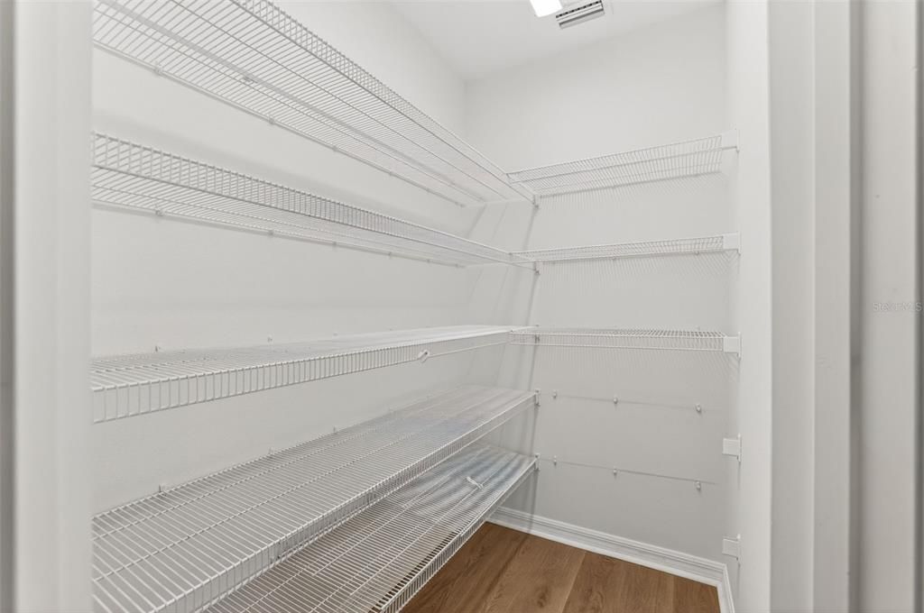 Activo con contrato: $315,000 (4 camas, 2 baños, 1689 Pies cuadrados)