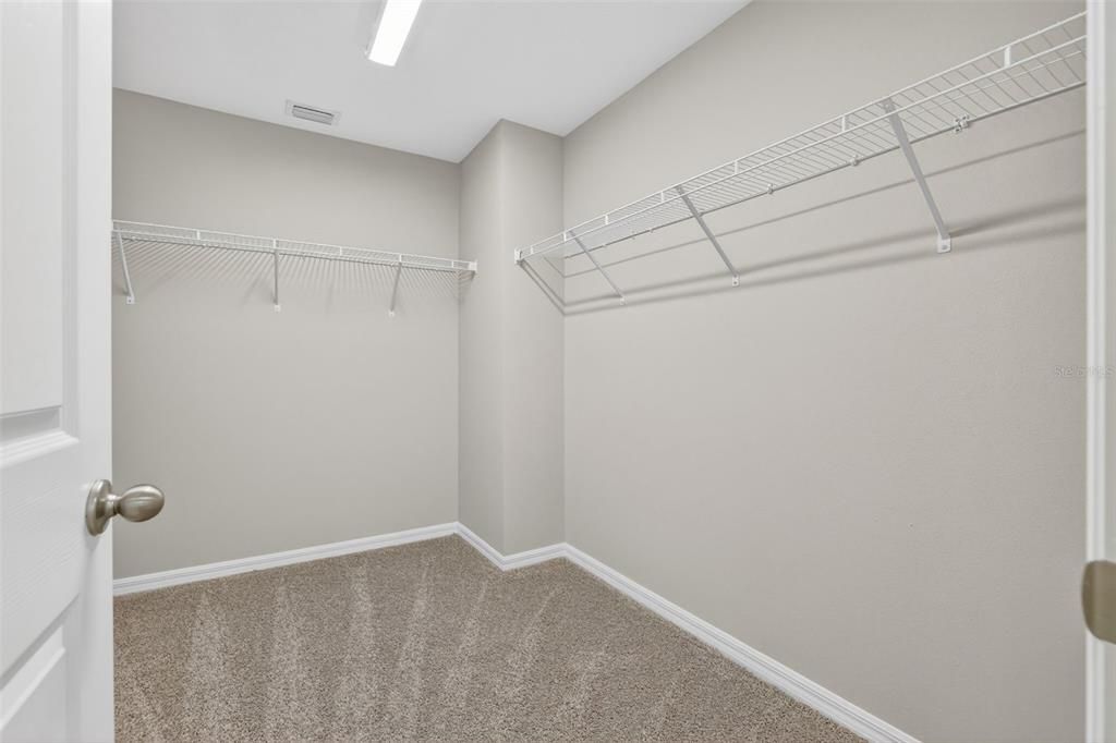 Activo con contrato: $315,000 (4 camas, 2 baños, 1689 Pies cuadrados)