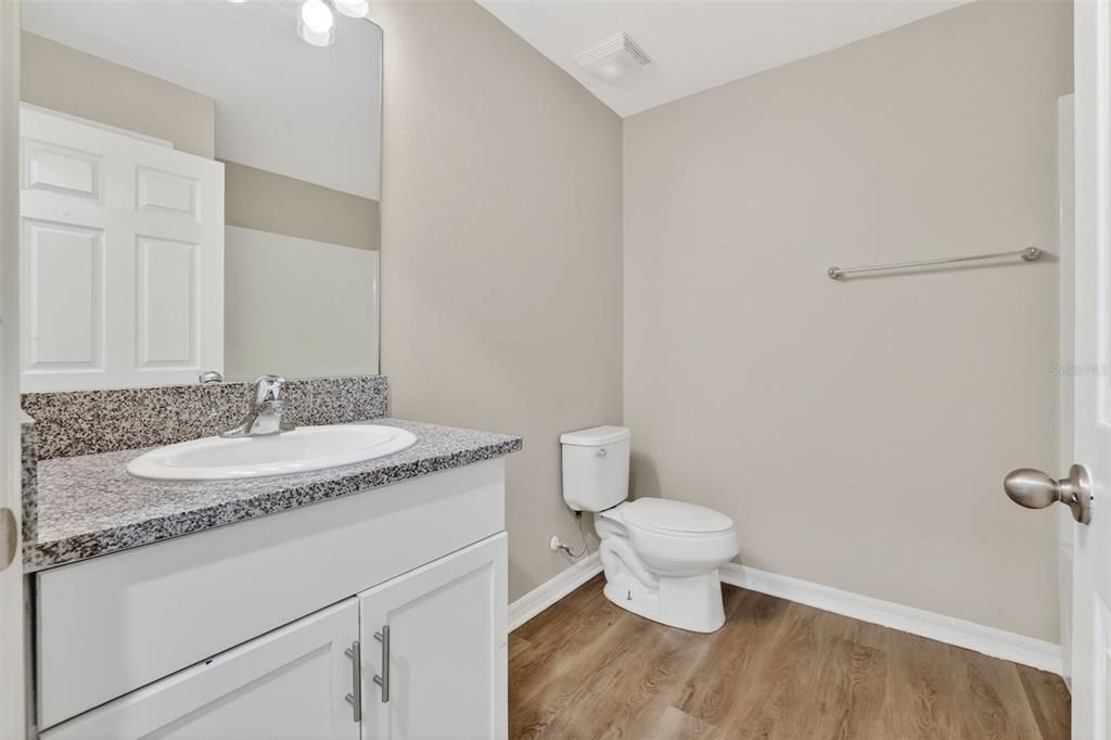 Activo con contrato: $315,000 (4 camas, 2 baños, 1689 Pies cuadrados)