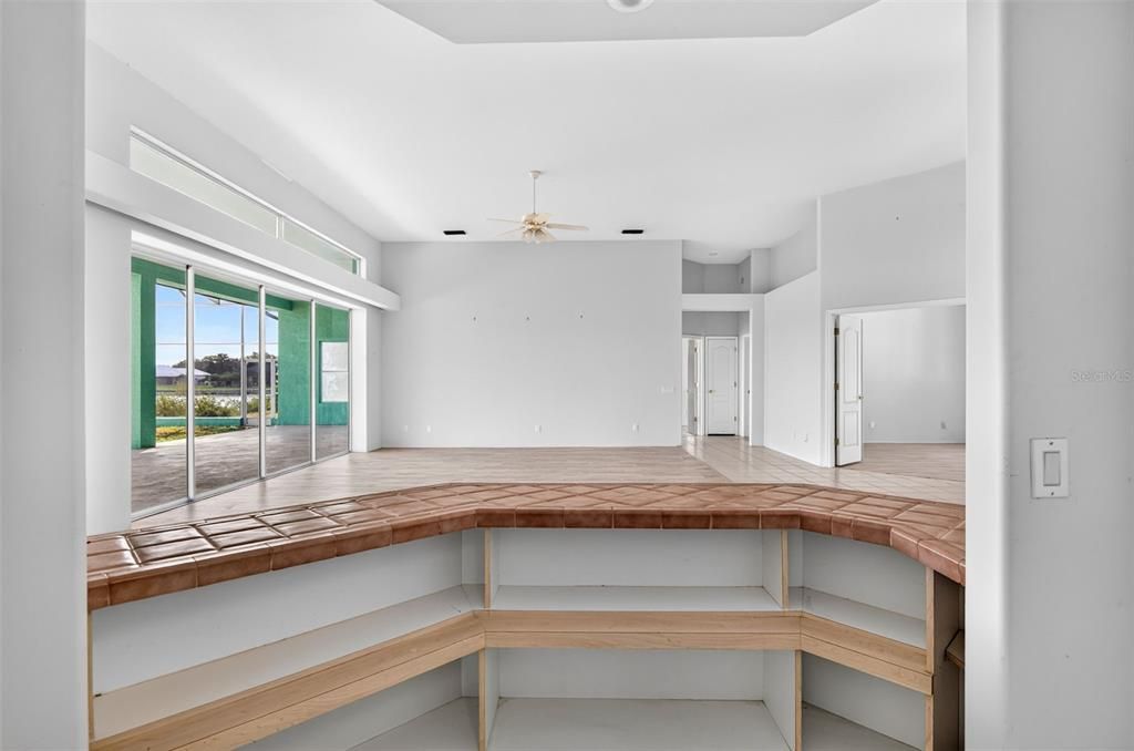 En Venta: $725,000 (4 camas, 4 baños, 3684 Pies cuadrados)