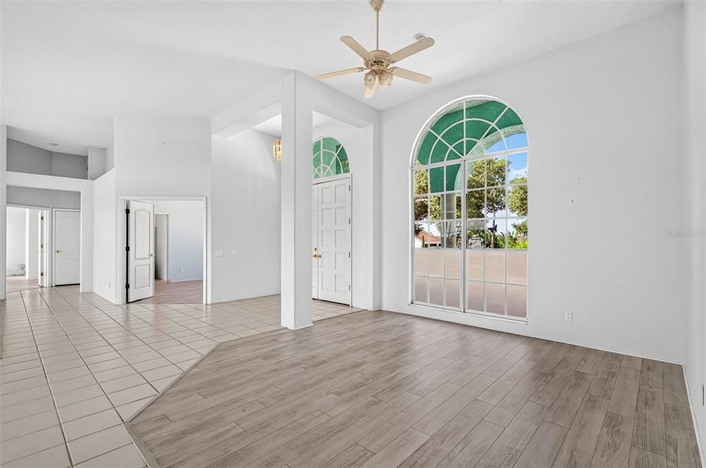 En Venta: $725,000 (4 camas, 4 baños, 3684 Pies cuadrados)