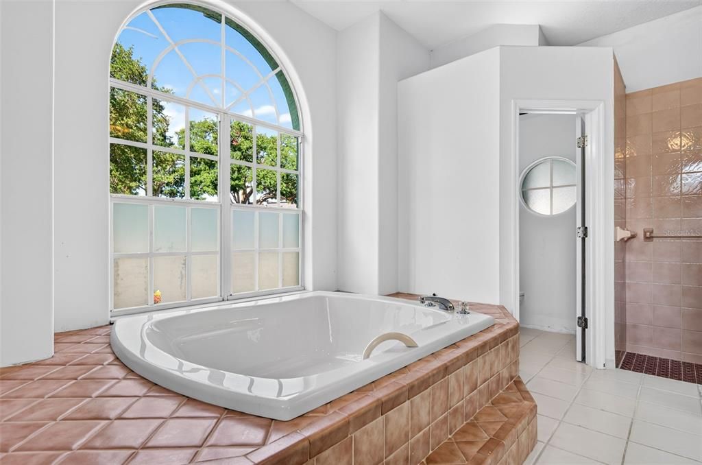 En Venta: $725,000 (4 camas, 4 baños, 3684 Pies cuadrados)