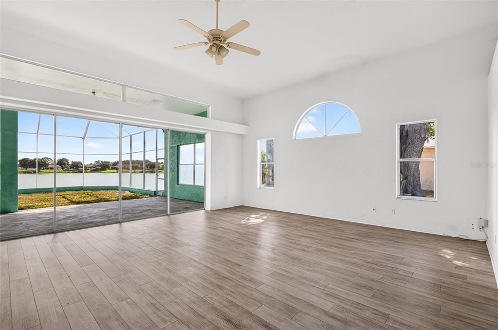 En Venta: $725,000 (4 camas, 4 baños, 3684 Pies cuadrados)