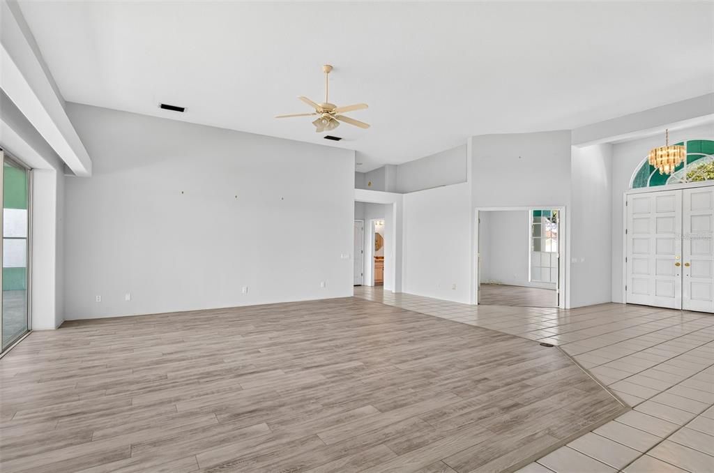 En Venta: $725,000 (4 camas, 4 baños, 3684 Pies cuadrados)