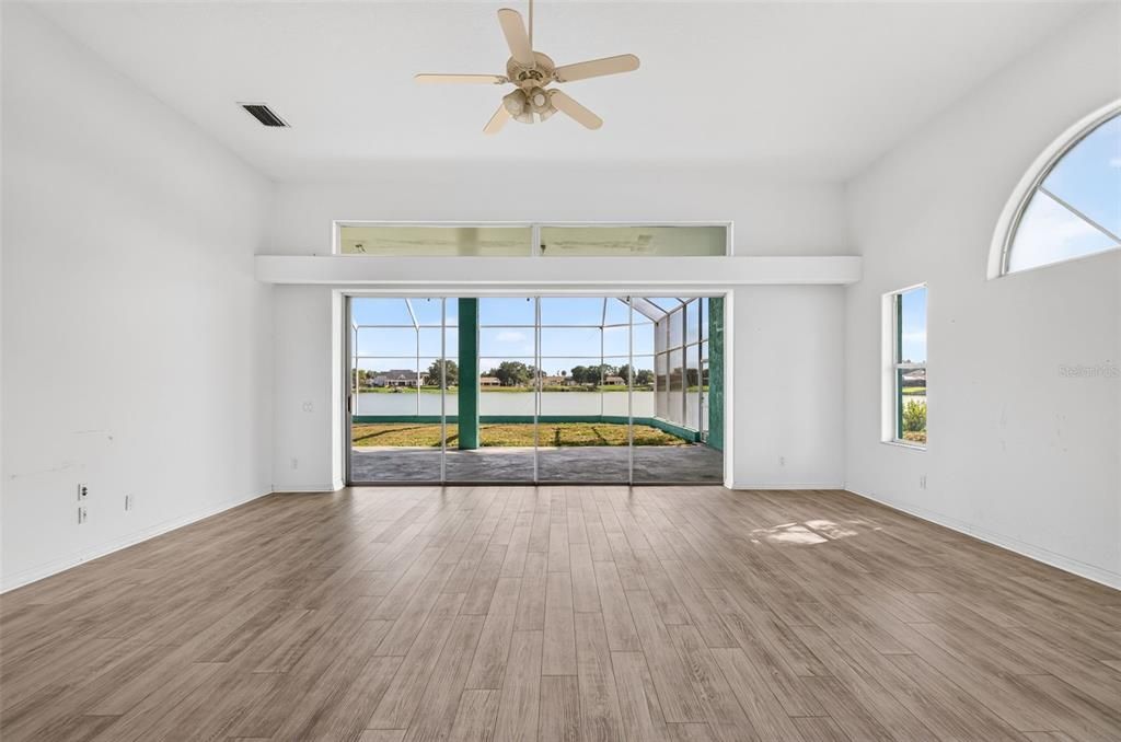 En Venta: $725,000 (4 camas, 4 baños, 3684 Pies cuadrados)