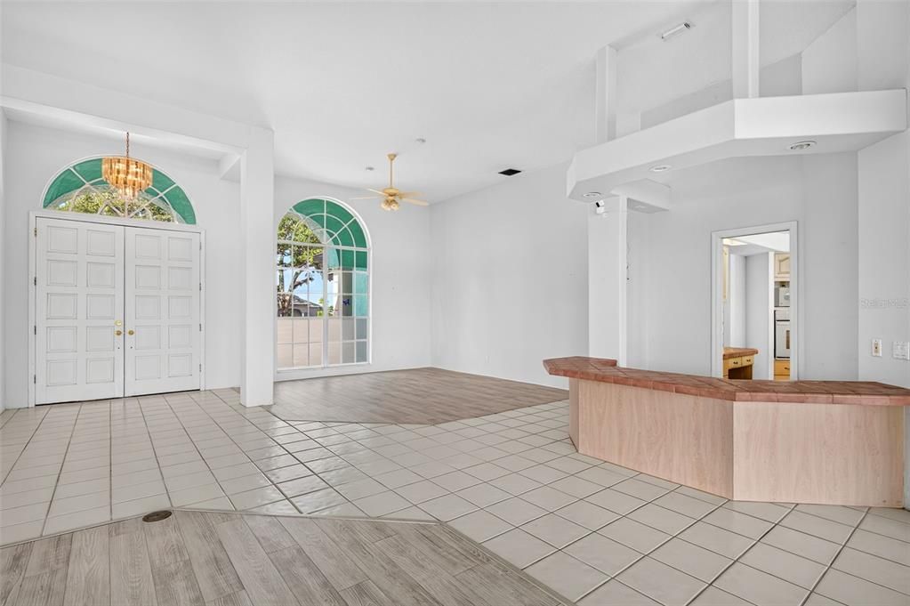 En Venta: $725,000 (4 camas, 4 baños, 3684 Pies cuadrados)