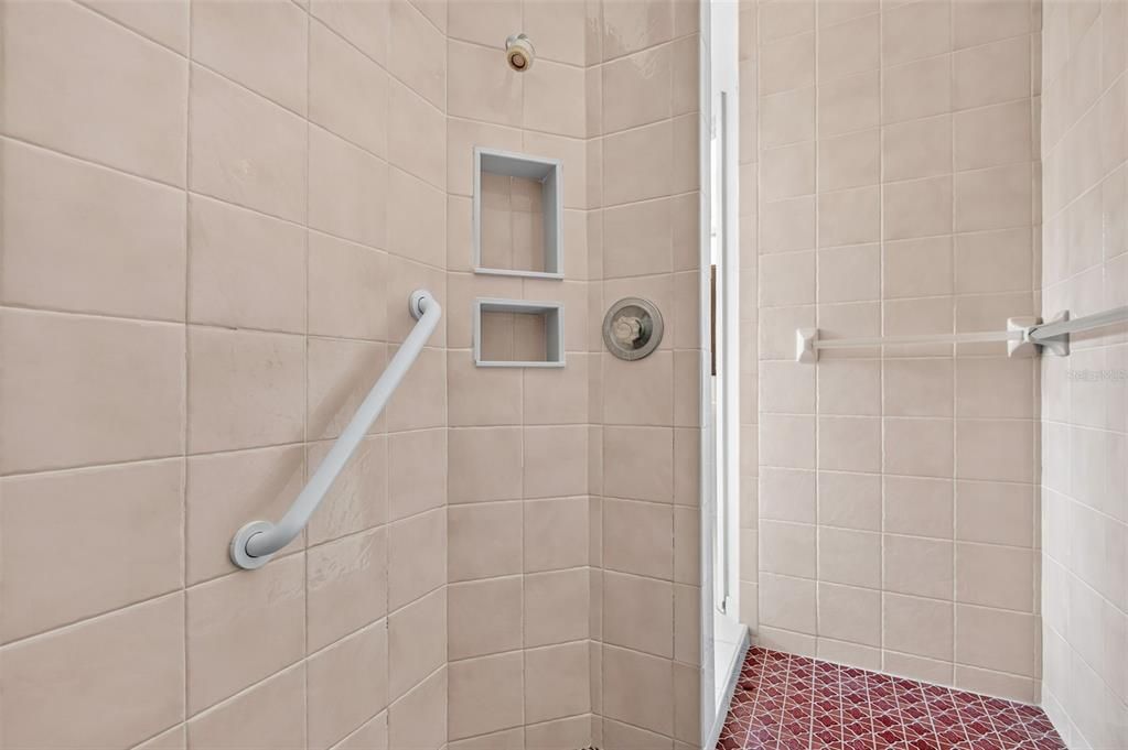 En Venta: $725,000 (4 camas, 4 baños, 3684 Pies cuadrados)