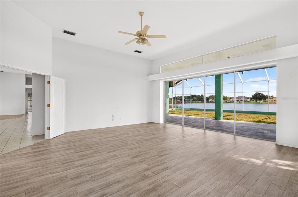 En Venta: $725,000 (4 camas, 4 baños, 3684 Pies cuadrados)