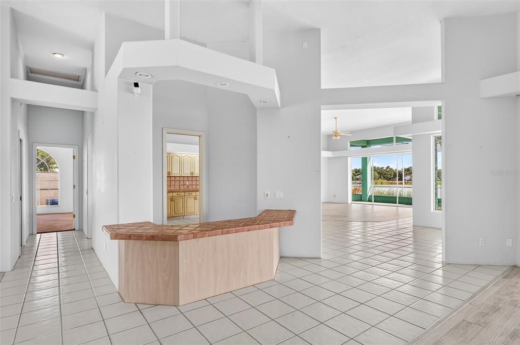 En Venta: $725,000 (4 camas, 4 baños, 3684 Pies cuadrados)