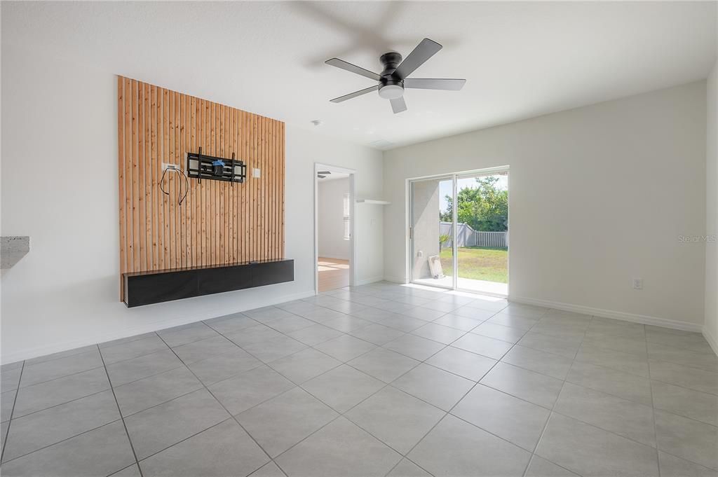For Rent: $2,500 (3 beds, 2 baths, 1516 Square Feet)