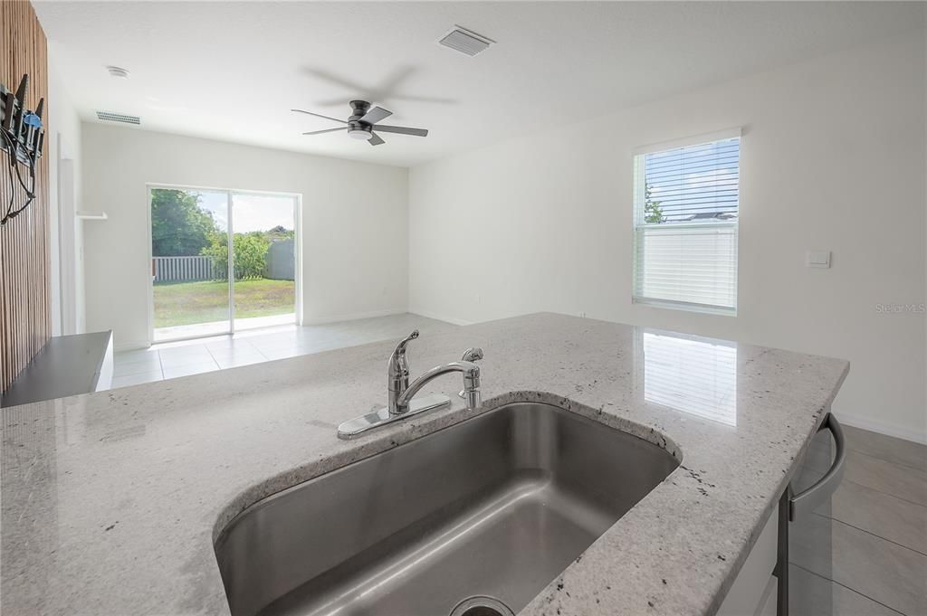 For Rent: $2,500 (3 beds, 2 baths, 1516 Square Feet)