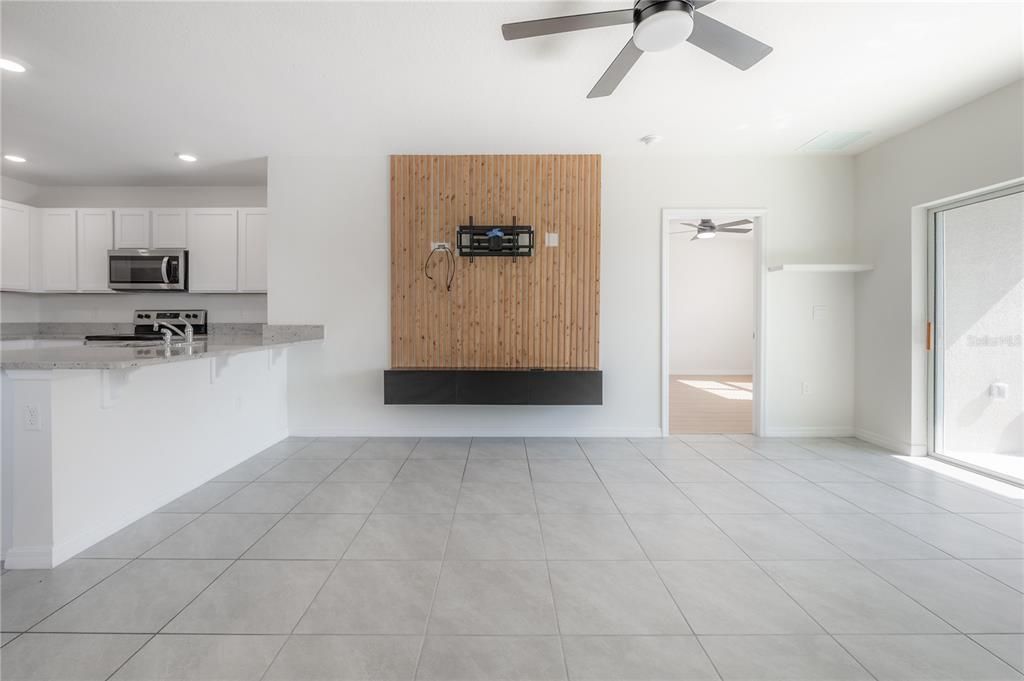 For Rent: $2,500 (3 beds, 2 baths, 1516 Square Feet)