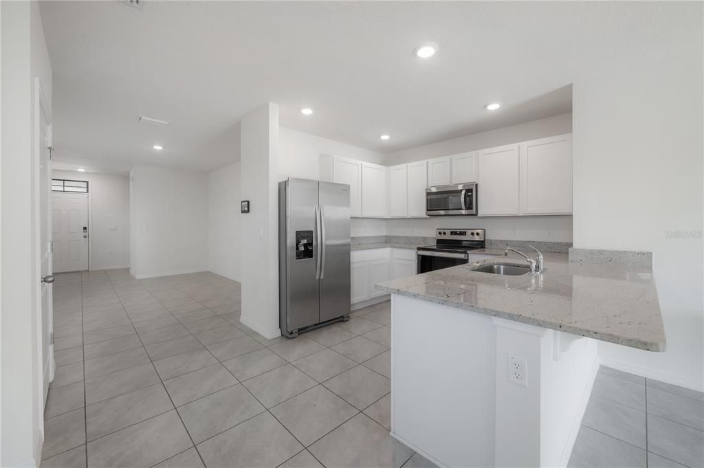 For Rent: $2,500 (3 beds, 2 baths, 1516 Square Feet)
