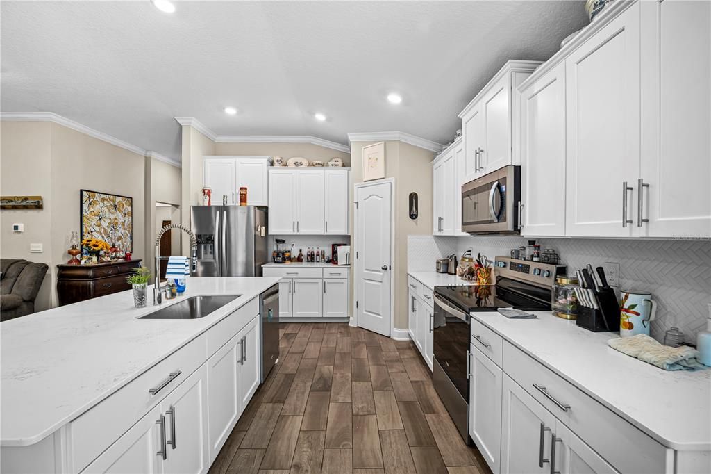 En Venta: $359,000 (4 camas, 3 baños, 2043 Pies cuadrados)