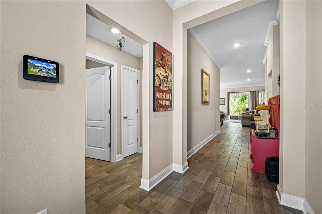 En Venta: $359,000 (4 camas, 3 baños, 2043 Pies cuadrados)