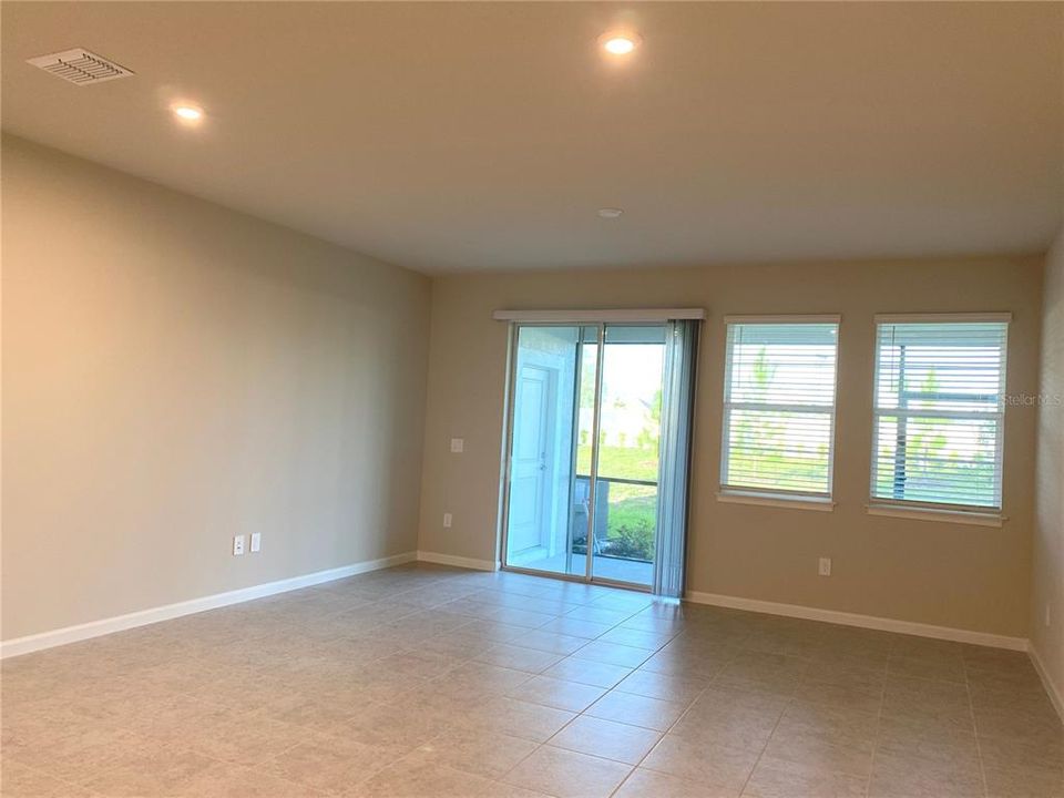 For Rent: $2,600 (3 beds, 2 baths, 1691 Square Feet)