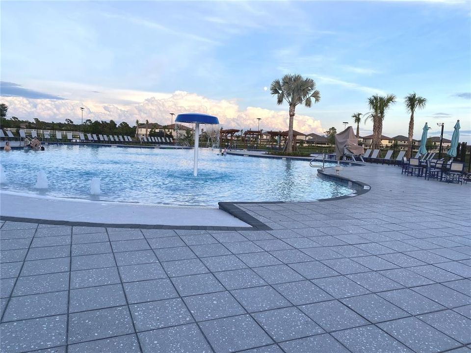 For Rent: $2,600 (3 beds, 2 baths, 1691 Square Feet)