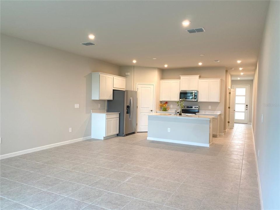For Rent: $2,600 (3 beds, 2 baths, 1691 Square Feet)