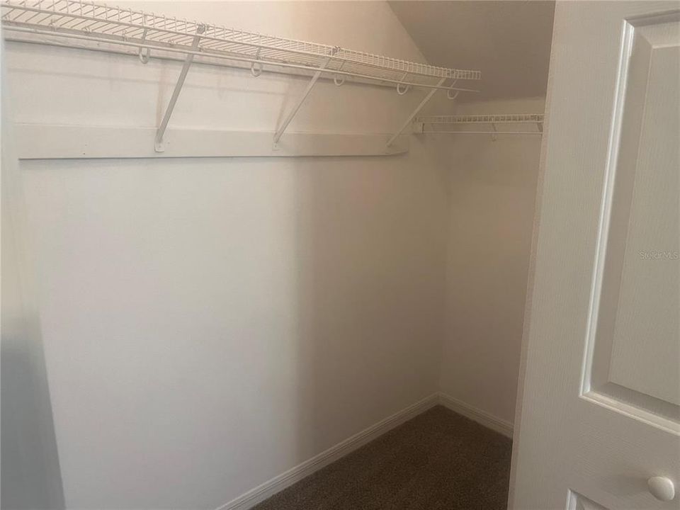 Activo con contrato: $295,000 (4 camas, 2 baños, 2021 Pies cuadrados)